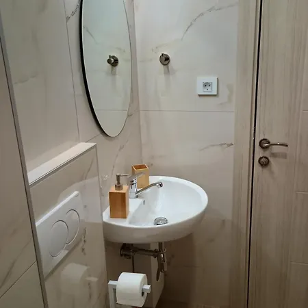 Marion - Placed In Bohemian Part Of Debar Maalo Apartment